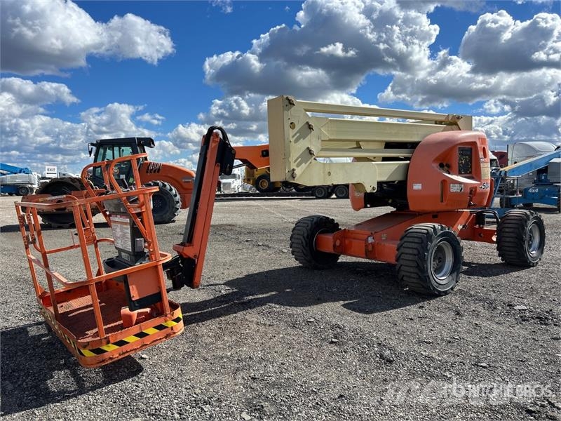 JLG 450AJ Series ll 4WD Diesel Articulating Boom Lift رافعات سلة مفصلية