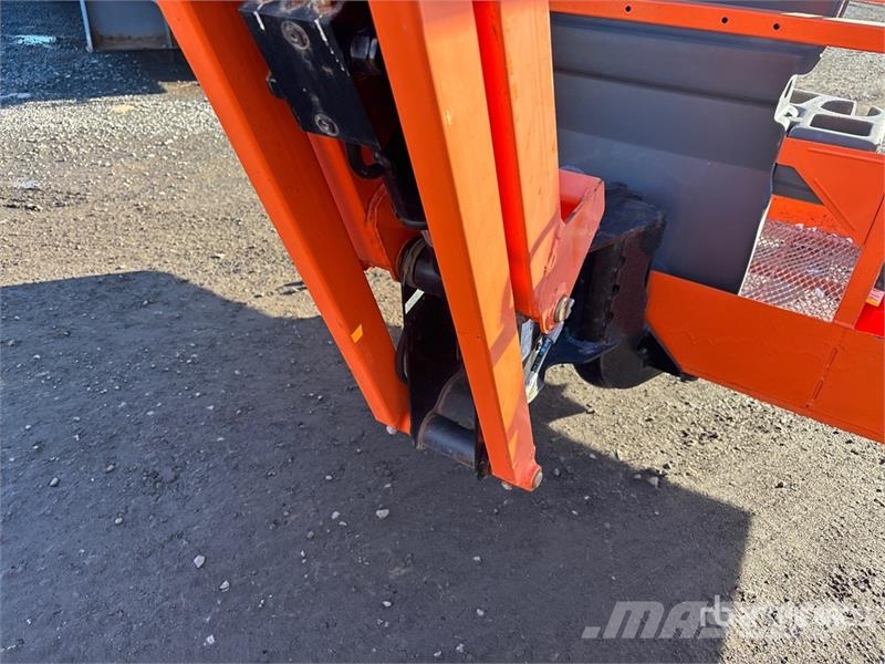 JLG 450AJ Series ll 4WD Dual Fuel Articulating Boom Li Nacele cu brat articulat