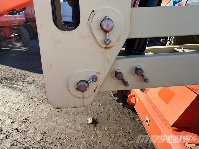 JLG 450AJ Series ll 4WD Dual Fuel Articulating Boom Li Nacele cu brat articulat