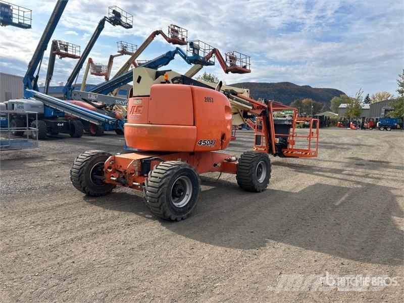 JLG 450AJ Series ll 4WD Dual Fuel Articulating Boom Li Karos emelők