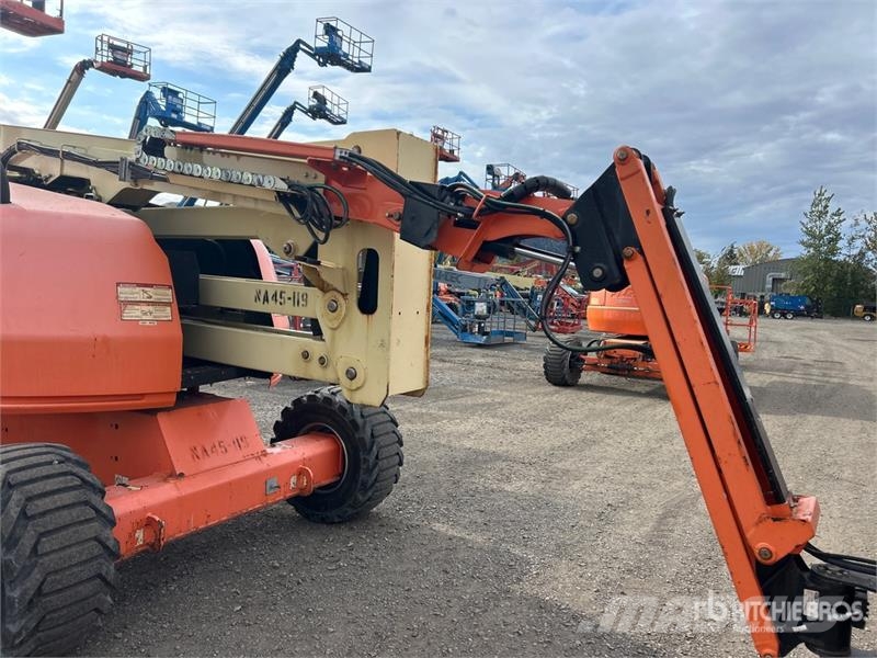 JLG 450AJ Series ll 4WD Dual Fuel Articulating Boom Li Articulated boom lifts