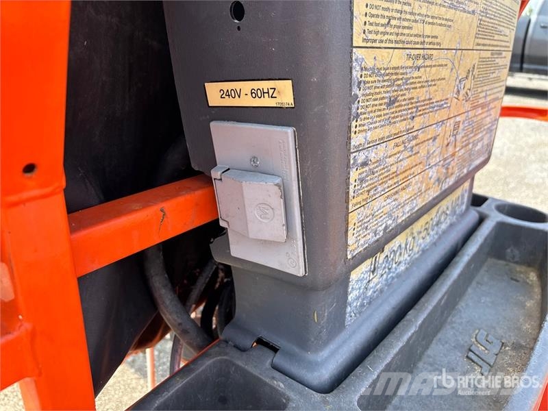 JLG 450AJ Series ll 4WD Diesel Articulating Boom Lift Piattaforme a braccio articolato
