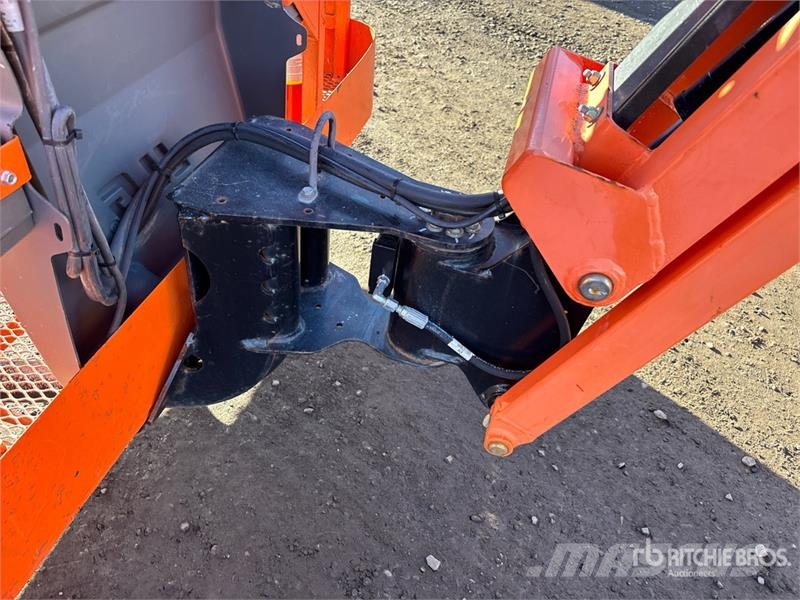 JLG 450AJ Series ll 4WD Dual Fuel Articulating Boom Li Nacele cu brat articulat