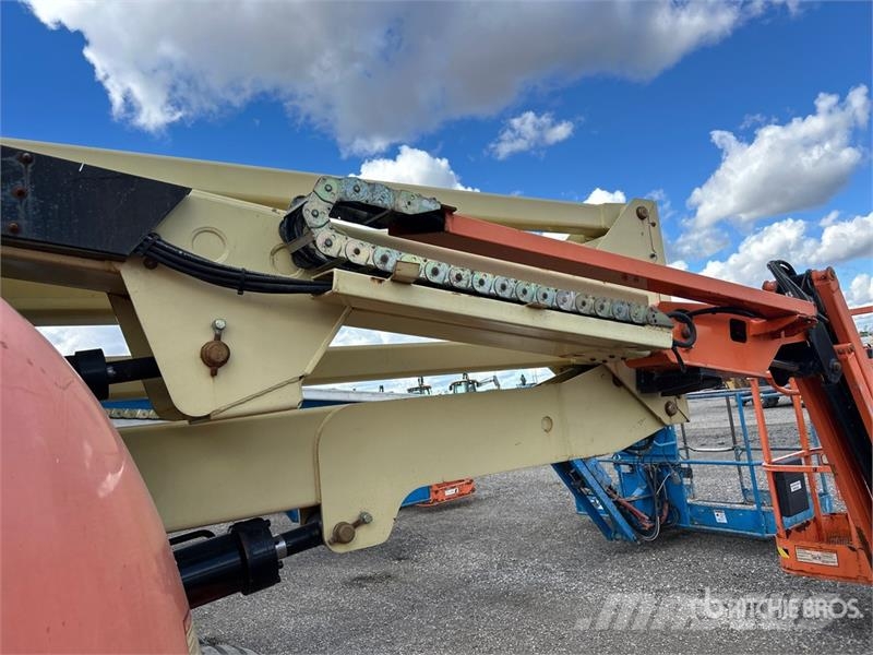 JLG 450AJ Series ll 4WD Diesel Articulating Boom Lift رافعات سلة مفصلية