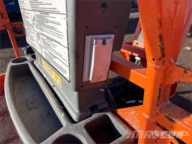 JLG 450AJ Series ll 4WD Dual Fuel Articulating Boom Li Nacele cu brat articulat