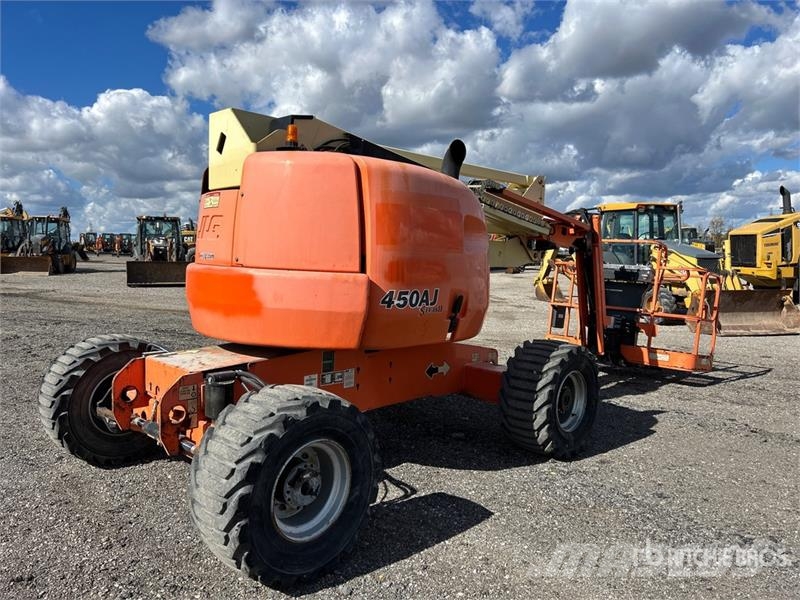 JLG 450AJ Series ll 4WD Diesel Articulating Boom Lift رافعات سلة مفصلية