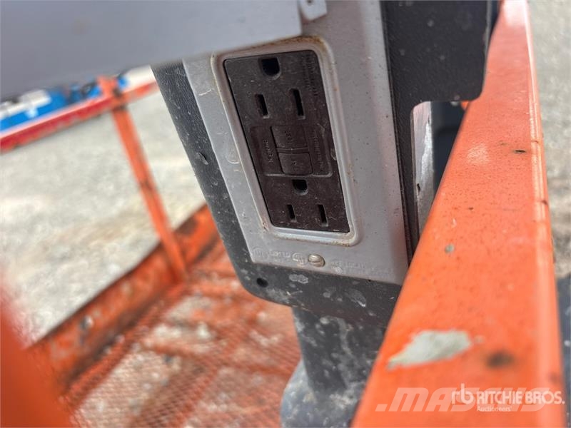JLG 460SJ 4WD Diesel Telescopic Boom Lift Telescoophoogwerkers