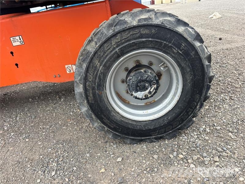 JLG 460SJ 4WD Diesel Telescopic Boom Lift Telescoophoogwerkers
