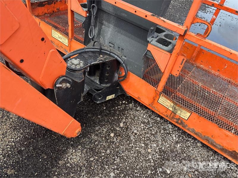 JLG 460SJ 4WD Dual Fuel Telescopic Boom Lift Telescoophoogwerkers