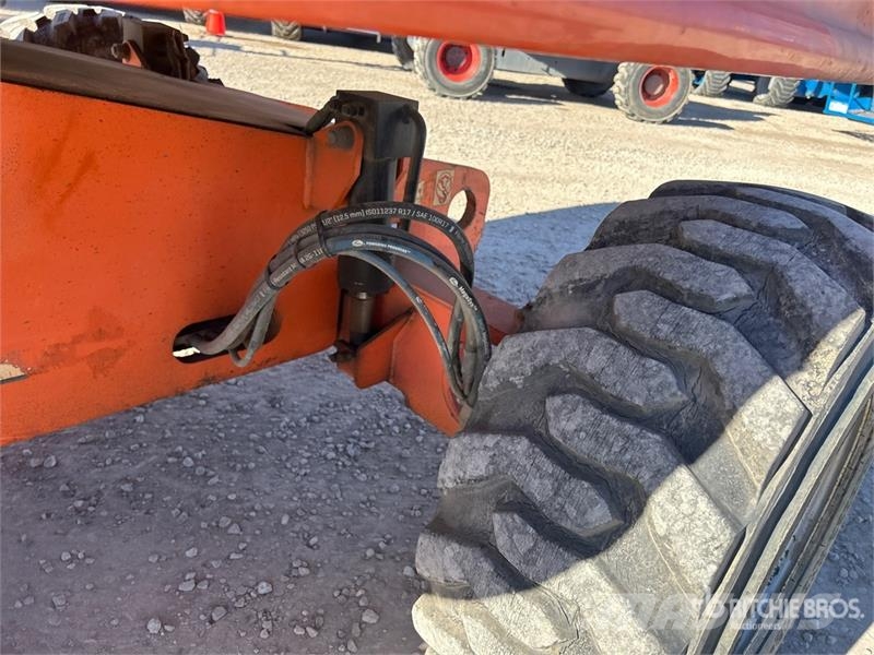 JLG 460SJ 4WD Dual Fuel Telescopic Boom Lift Nacelles télescopiques