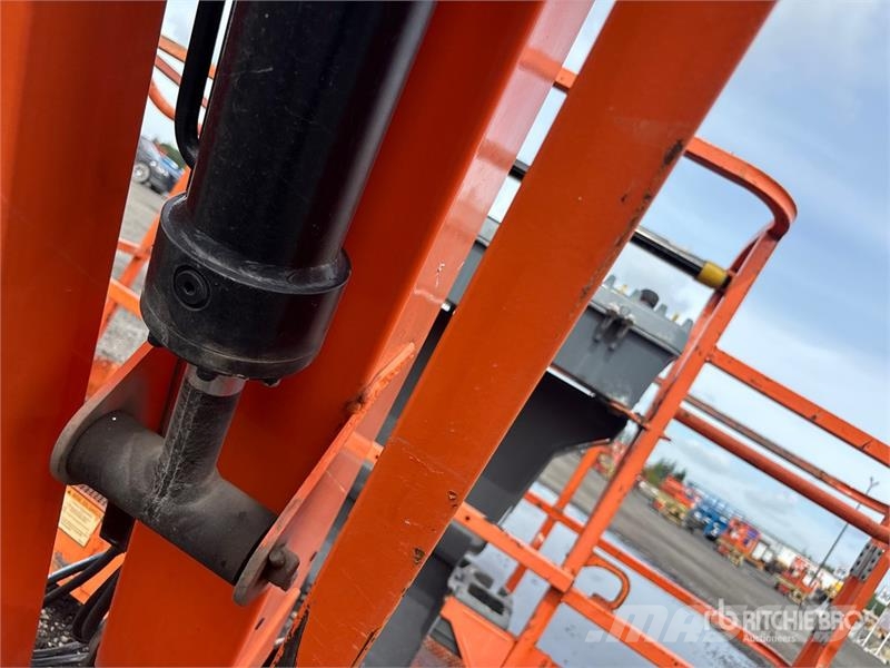 JLG 460SJ 4WD Dual Fuel Telescopic Boom Lift Telescoophoogwerkers