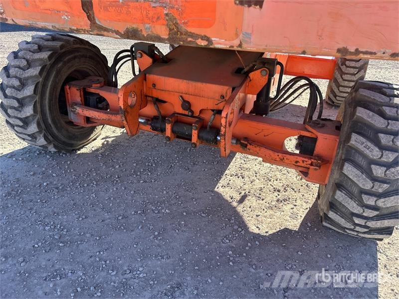 JLG 460SJ 4WD Dual Fuel Telescopic Boom Lift Nacelles télescopiques