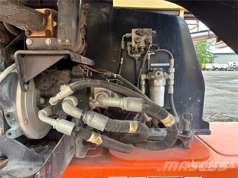 JLG 460SJ 4WD Dual Fuel Telescopic Boom Lift Telescoophoogwerkers