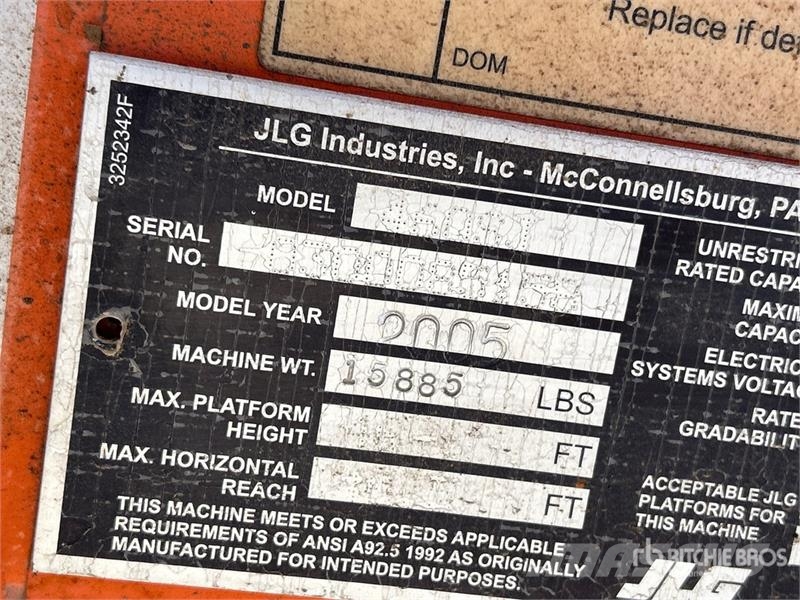JLG 460SJ 4WD Dual Fuel Telescopic Boom Lift Nacelles télescopiques