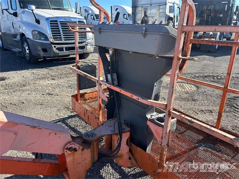 JLG 460SJ 4WD Dual Fuel Telescopic Boom Lift Nacelles télescopiques