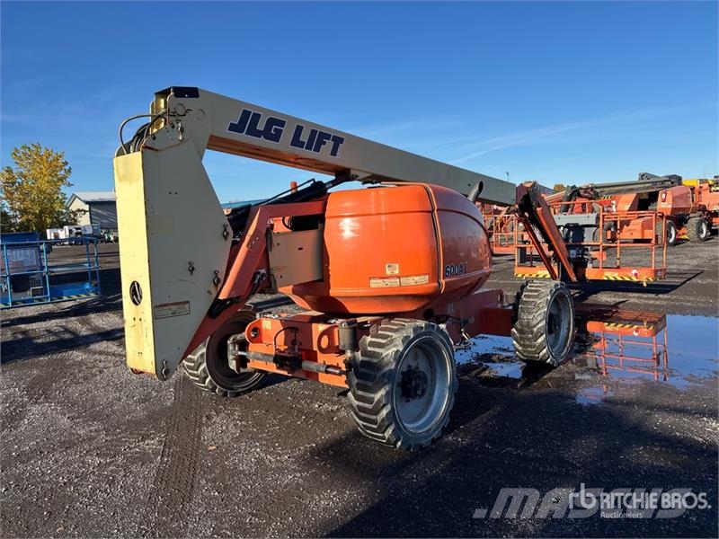 JLG 600 AJ DF 4WD Dual Fuel Articulating Boom Lift Articulated boom lifts