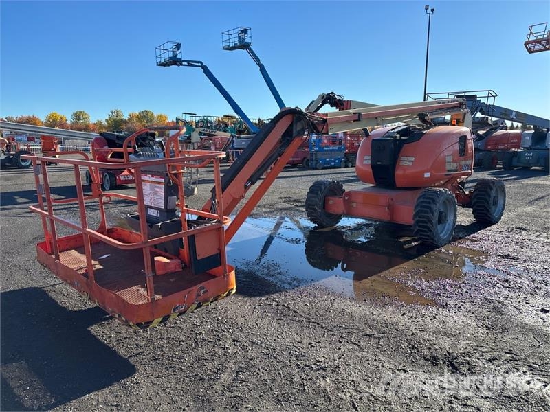 JLG 600 AJ DF 4WD Dual Fuel Articulating Boom Lift Articulated boom lifts
