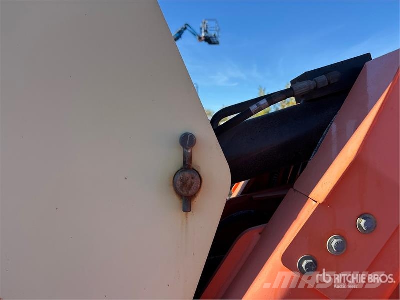 JLG 600 AJ DF 4WD Dual Fuel Articulating Boom Lift Nacele cu brat articulat