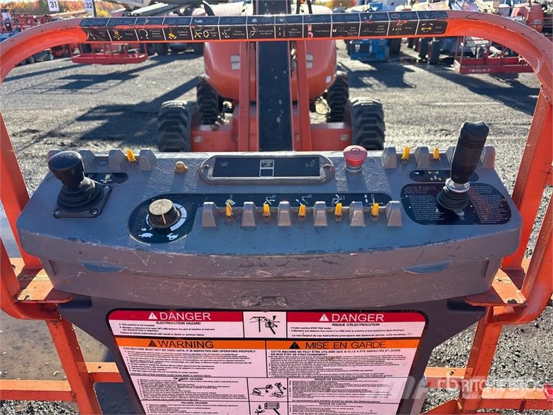 JLG 600 AJ DF 4WD Dual Fuel Articulating Boom Lift Articulated boom lifts