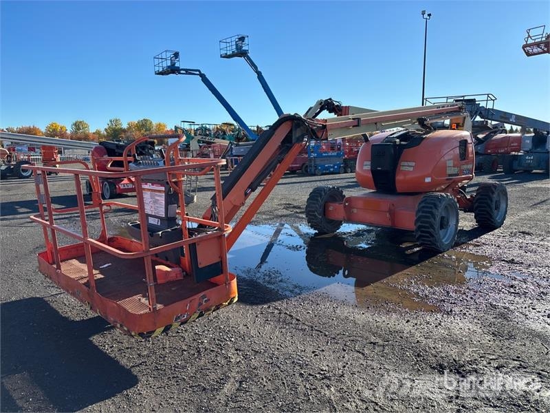 JLG 600 AJ DF 4WD Dual Fuel Articulating Boom Lift Articulated boom lifts