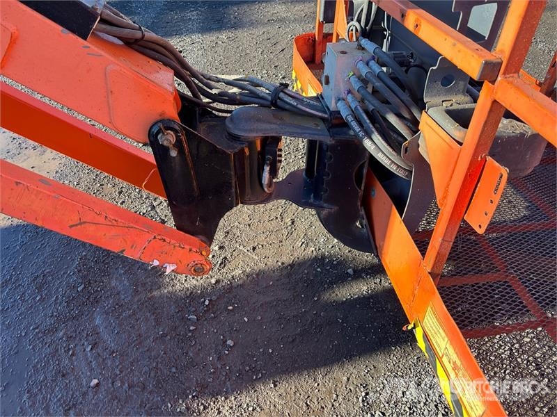 JLG 600 AJ DF 4WD Dual Fuel Articulating Boom Lift Nacele cu brat articulat