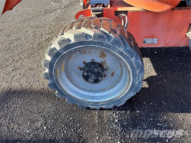 JLG 600 AJ DF 4WD Dual Fuel Articulating Boom Lift Nacele cu brat articulat