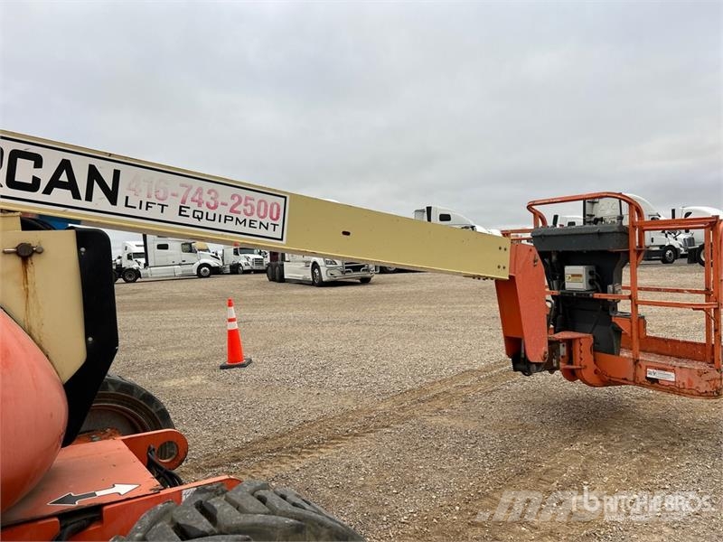 JLG 600A 2WD Articulating Boom Lift Articulated boom lifts