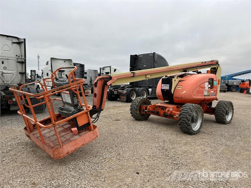 JLG 600A 2WD Articulating Boom Lift Articulated boom lifts
