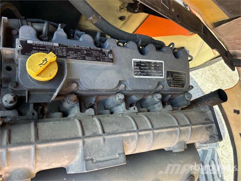 JLG 600A 2WD Diesel Articulating Boom Lift 관절형 전동이동 리프트