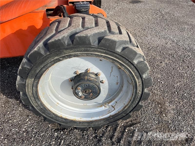 JLG 600A 2WD Diesel Articulating Boom Lift 관절형 전동이동 리프트
