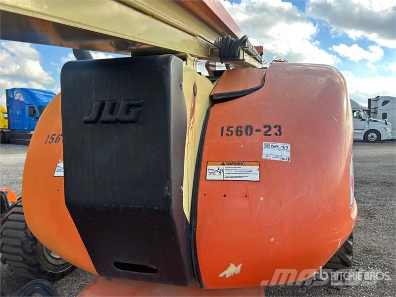JLG 600A 2WD Diesel Articulating Boom Lift 관절형 전동이동 리프트