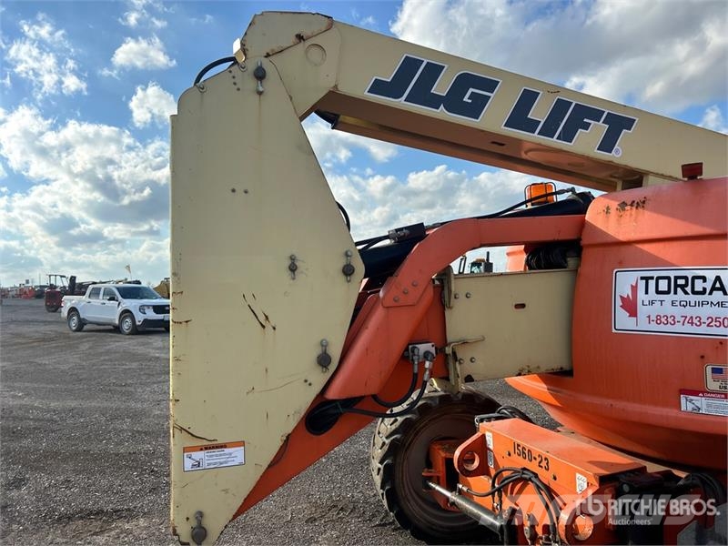 JLG 600A 2WD Diesel Articulating Boom Lift 관절형 전동이동 리프트