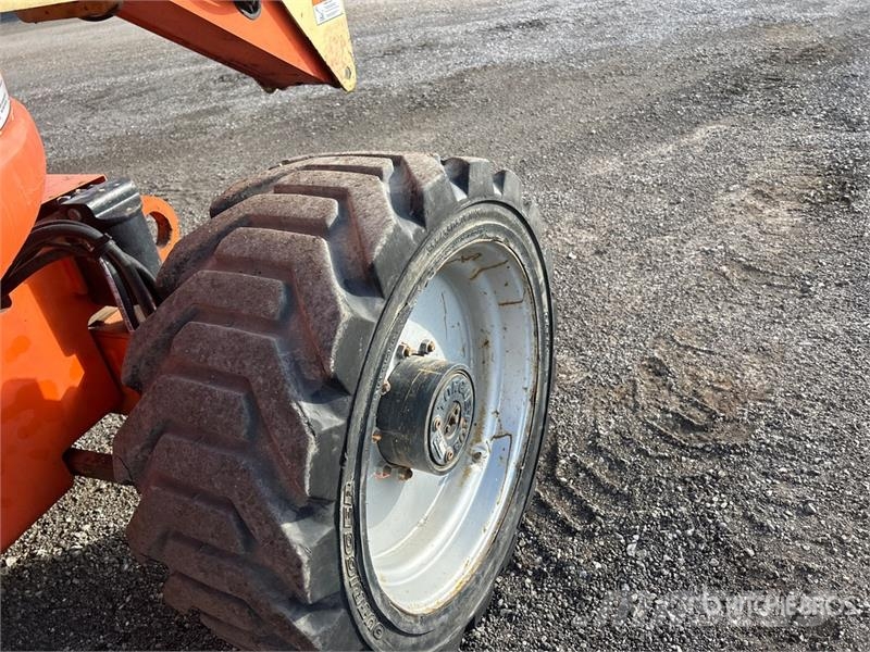 JLG 600A 2WD Diesel Articulating Boom Lift 관절형 전동이동 리프트