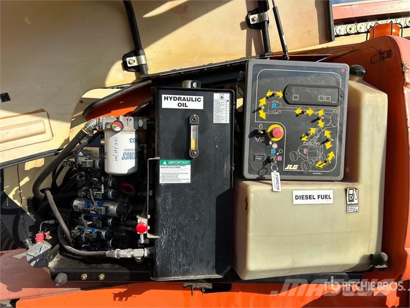 JLG 600A 4WD Diesel Articulating Boom Lift Articulated boom lifts