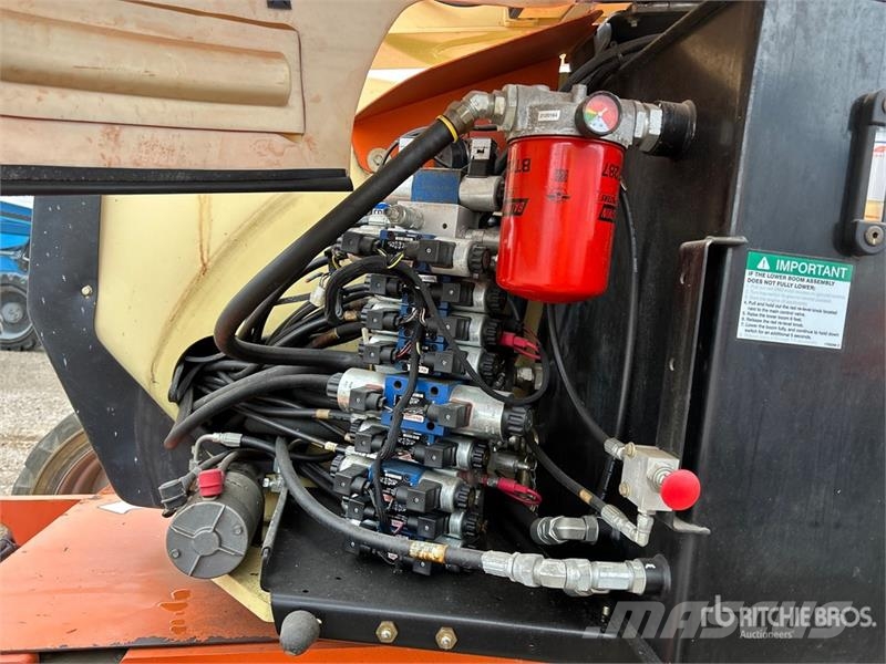 JLG 600A 4WD Diesel Articulating Boom Lift Knikarmhoogwerkers