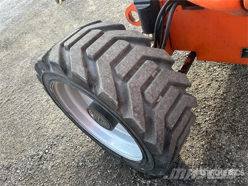 JLG 600A 4WD Diesel Articulating Boom Lift Articulated boom lifts