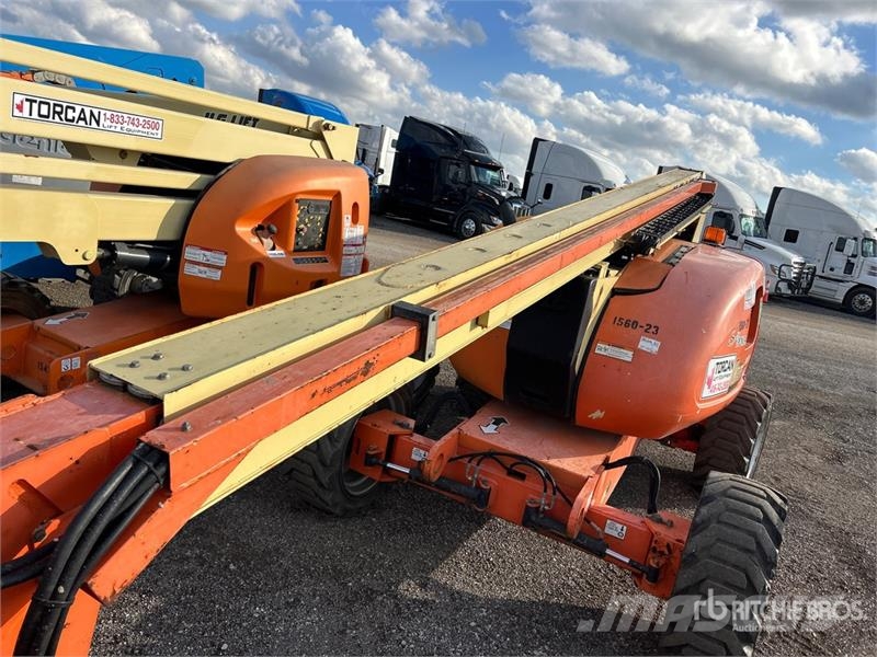 JLG 600A 4WD Diesel Articulating Boom Lift Articulated boom lifts