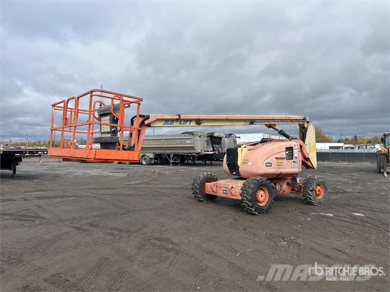 JLG 600A 4WD Dual Fuel Articulating Boom Lift (Inopera Gelenkteleskoparbeitsbühnen