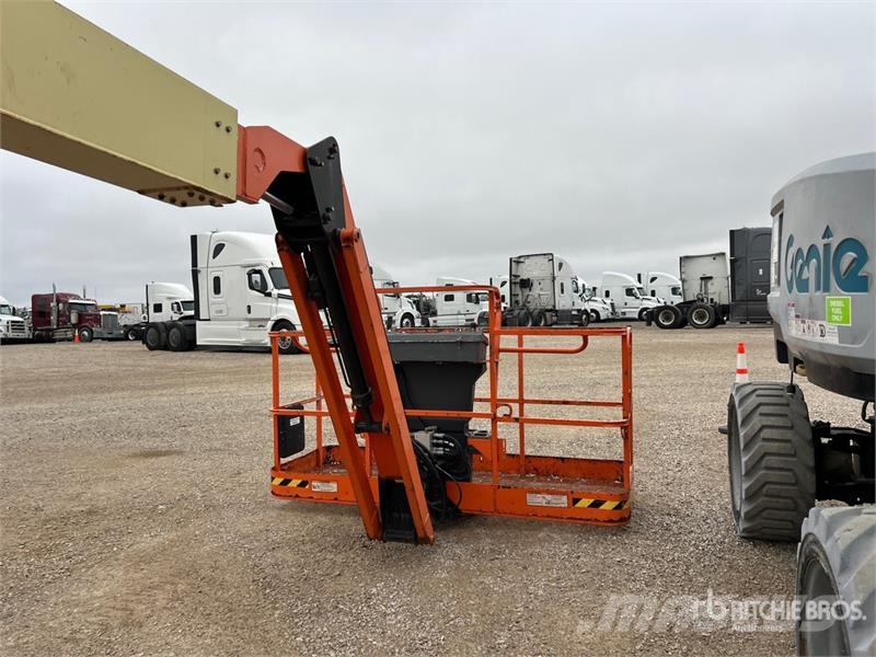 JLG 600AJ 2WD Articulating Boom Lift Articulated boom lifts