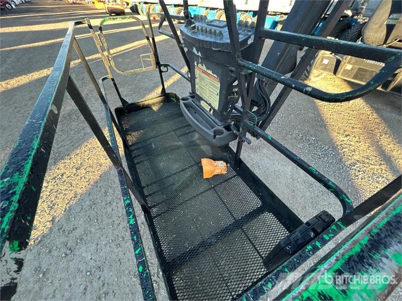 JLG 600AJ 2WD Dual Fuel Articulating Boom Lift Strēles pacēlāji