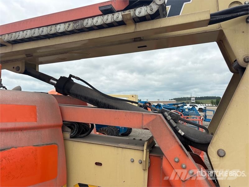 JLG 600AJ 4WD Diesel Articulating Boom Lift Knikarmhoogwerkers