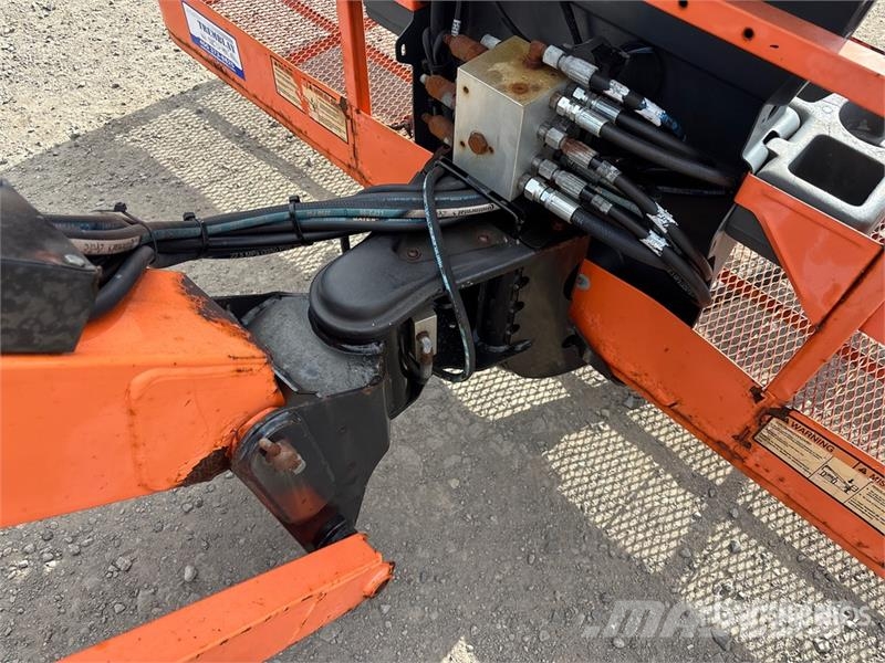 JLG 600AJ 4WD Diesel Articulating Boom Lift رافعات سلة مفصلية