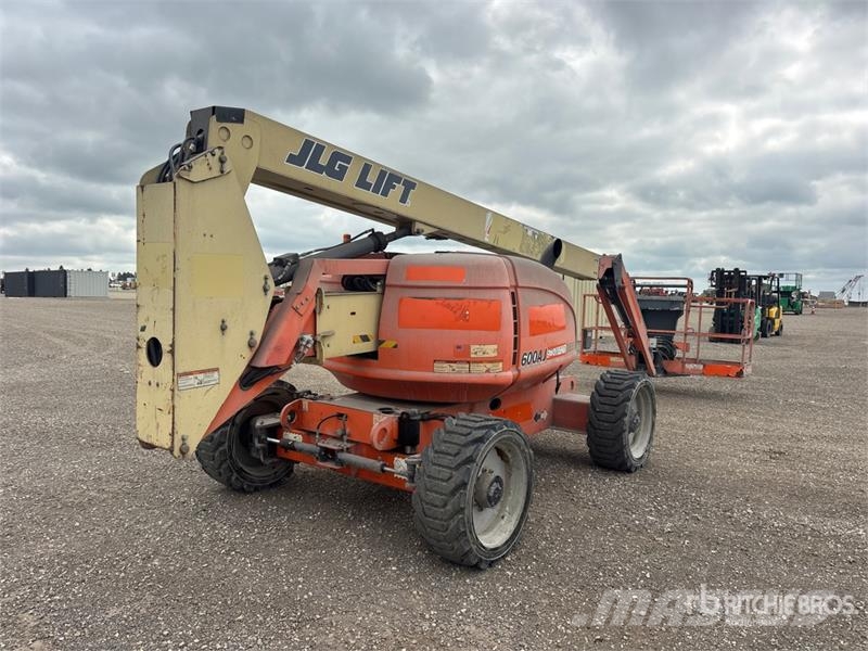 JLG 600AJ 4WD Diesel Articulating Boom Lift Knikarmhoogwerkers