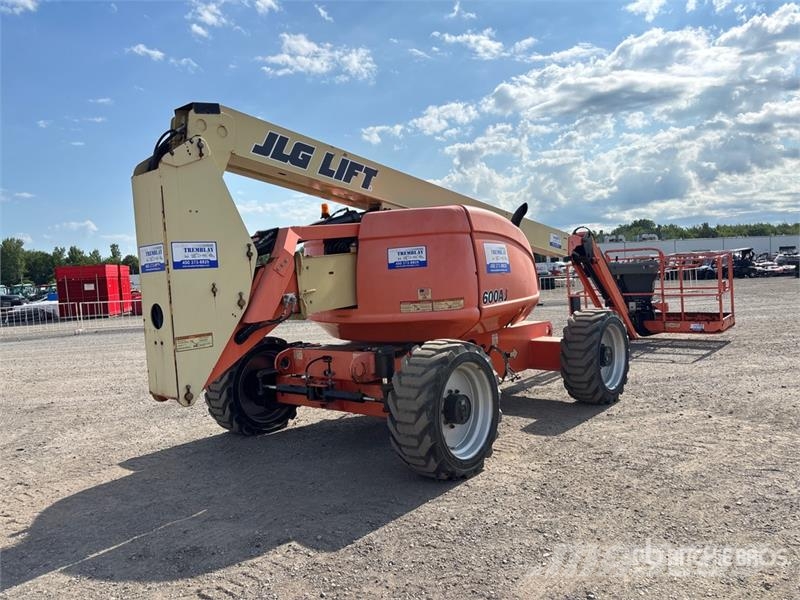 JLG 600AJ 4WD Diesel Articulating Boom Lift رافعات سلة مفصلية