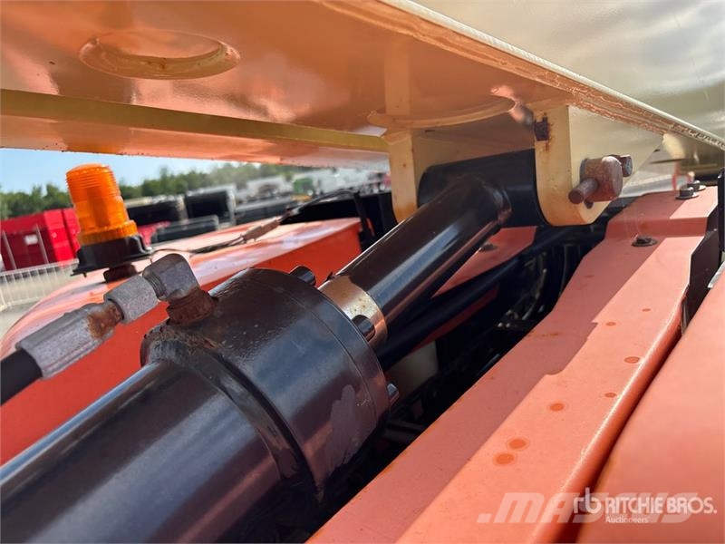JLG 600AJ 4WD Diesel Articulating Boom Lift رافعات سلة مفصلية