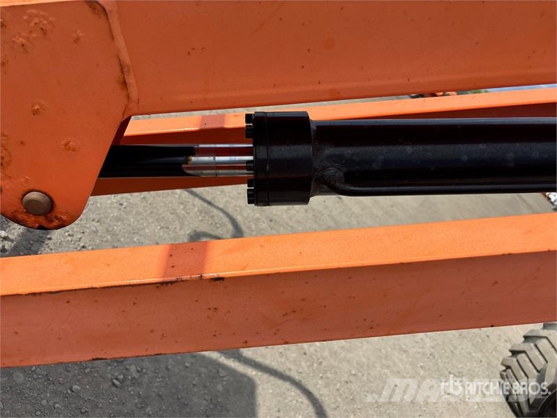 JLG 600AJ 4WD Diesel Articulating Boom Lift رافعات سلة مفصلية