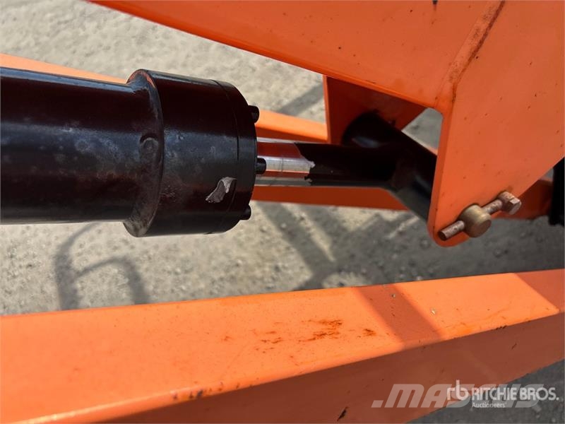 JLG 600AJ 4WD Diesel Articulating Boom Lift رافعات سلة مفصلية
