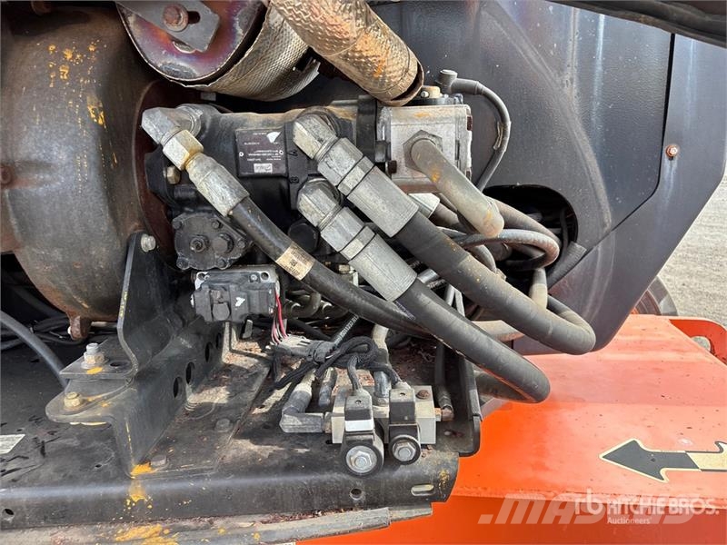 JLG 600AJ 4WD Diesel Articulating Boom Lift رافعات سلة مفصلية