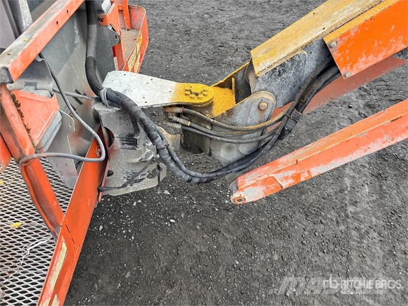 JLG 600AJ 4WD Diesel Articulating Boom Lift Strēles pacēlāji