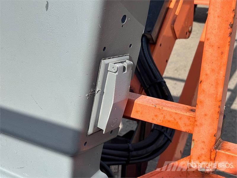 JLG 600AJ 4WD Diesel Articulating Boom Lift رافعات سلة مفصلية